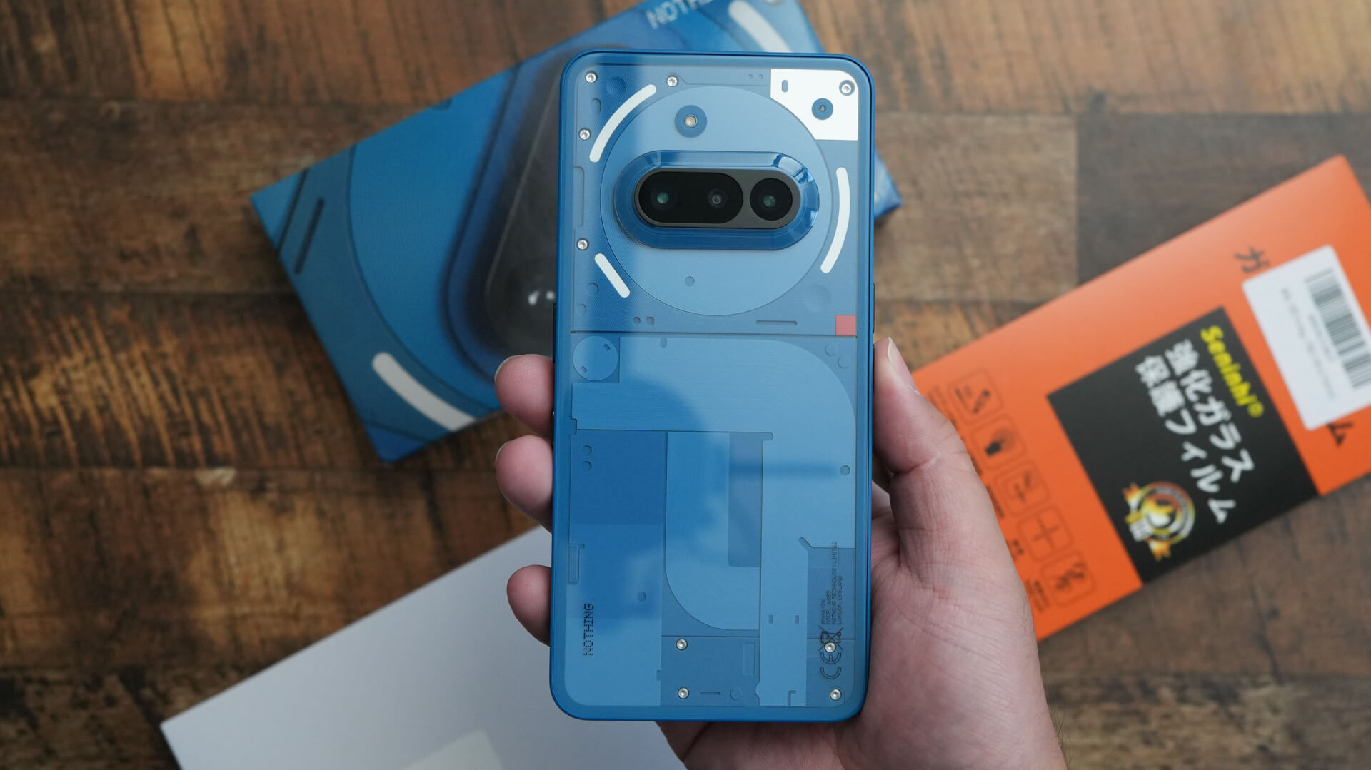 Nothing Phone (3a)開封。Pixel 9aと比較したら衝撃的な結果に