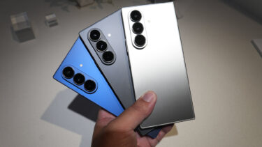 この薄さと軽さが国内でも。Galaxy Z Fold7の実機を触ってきたけどめっちゃ良い