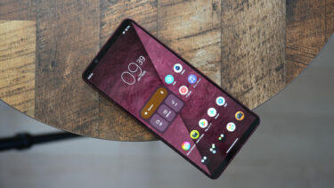 価格帯が全く違う。Xperia 1 VIIIは購入を検討する価値があるスマホなのか